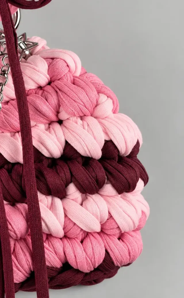 Gros plan sur la maille de l’IT BAG Pink Marshmallow